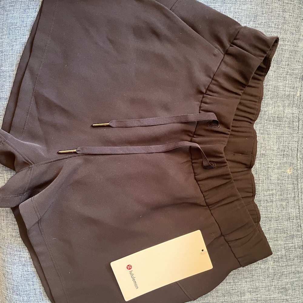 Lululemon on the Fly Short 2.5 Woven